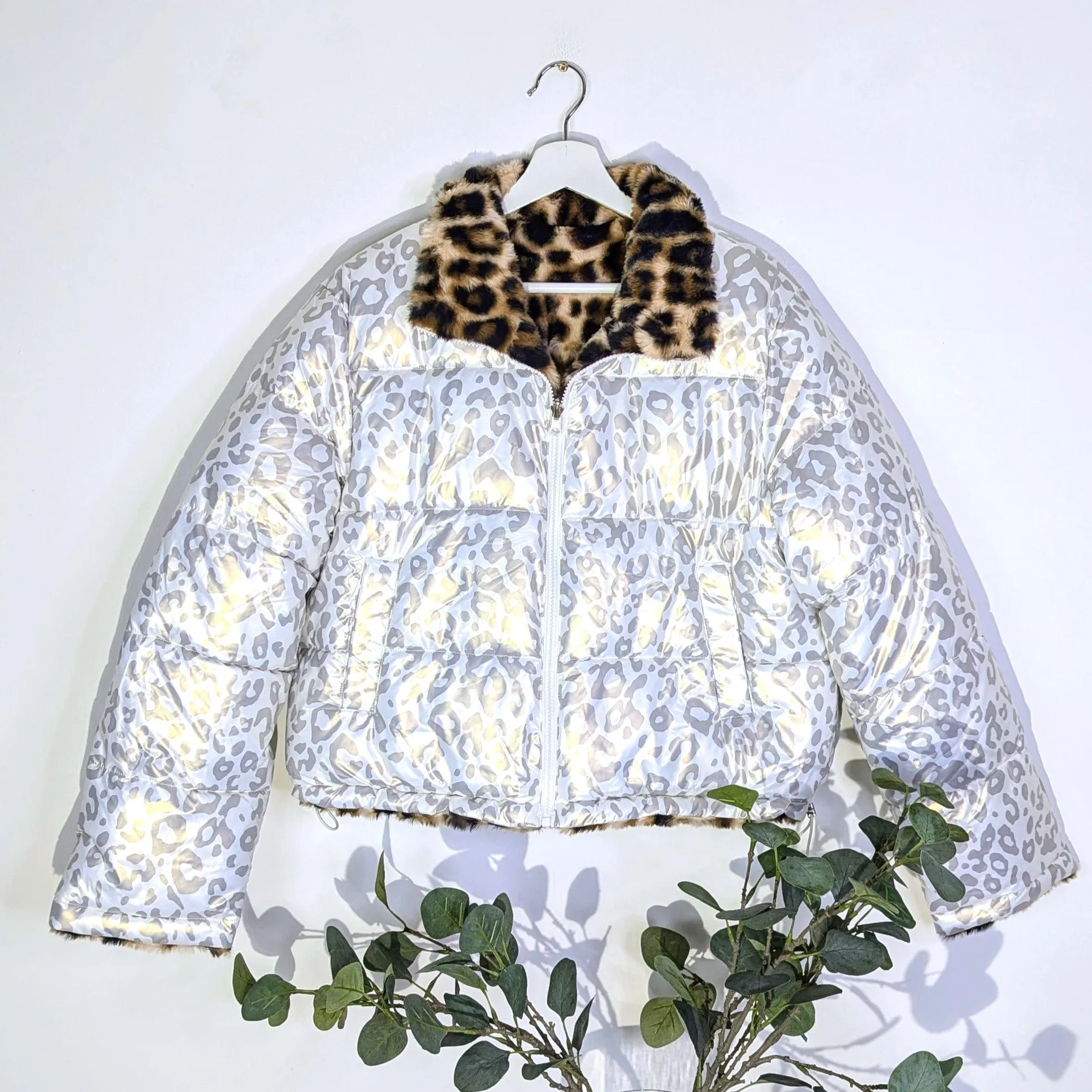 Luxe subtle golden animal print warm reversible puffa jacket (M)