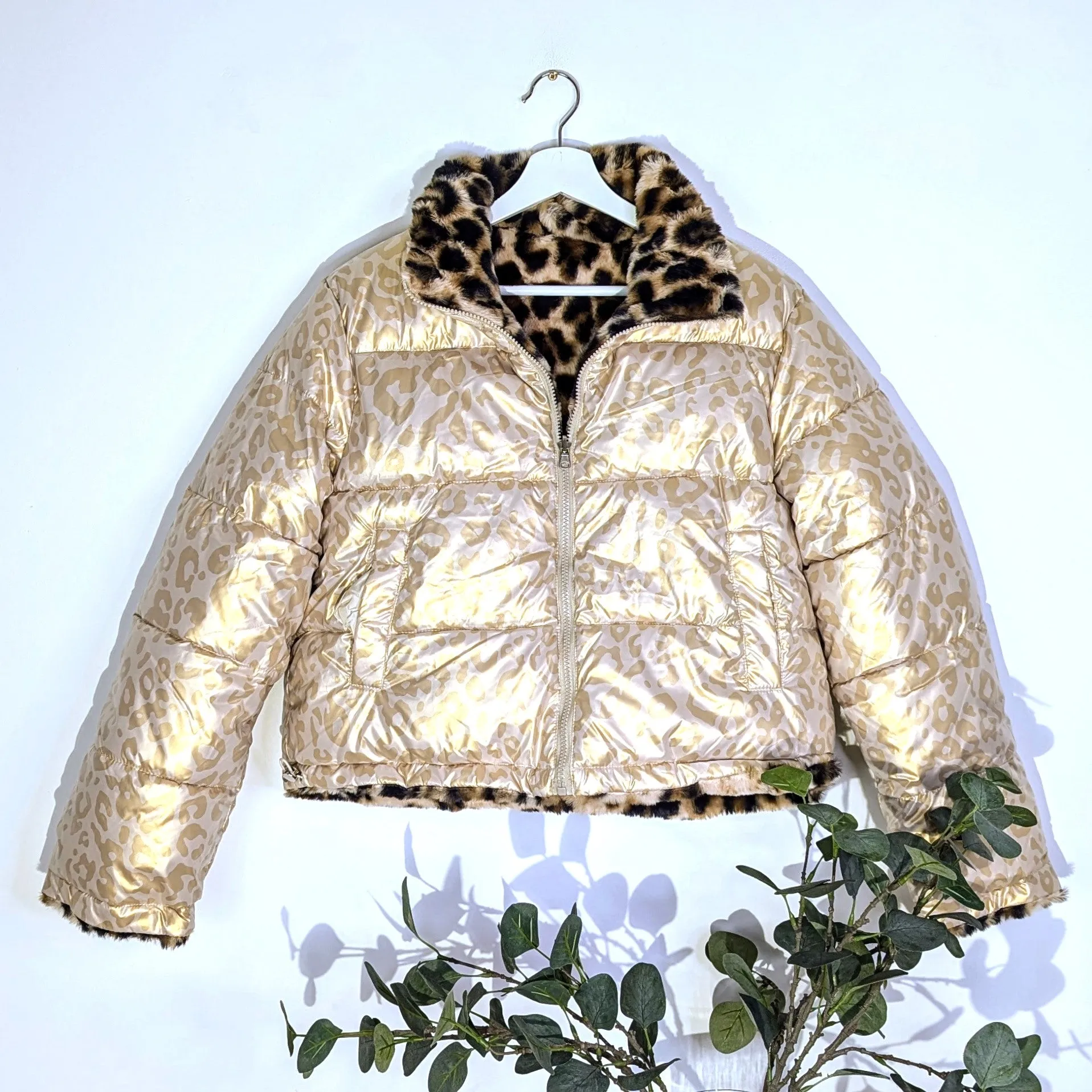 Luxe subtle golden animal print warm reversible puffa jacket (M)